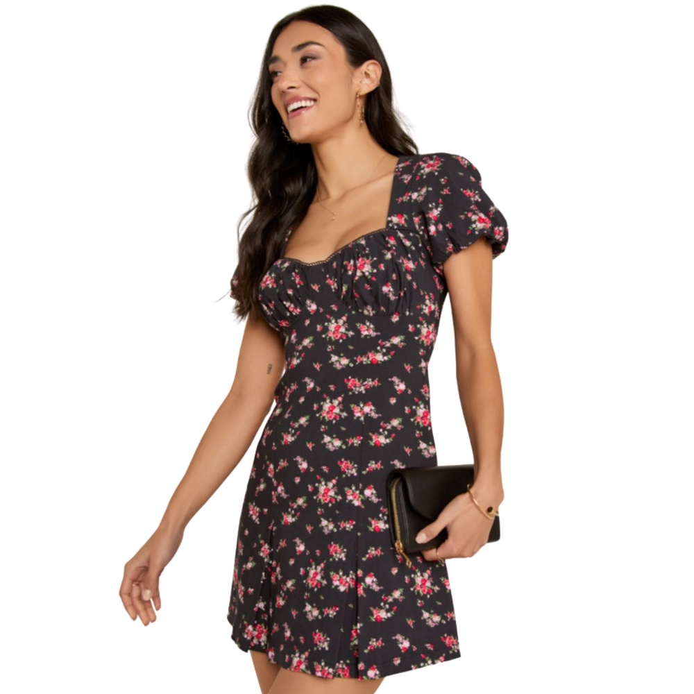 Fall Floral Mini Dress Francesca’s Black Sz M Feminine Romantic Cottagecore
